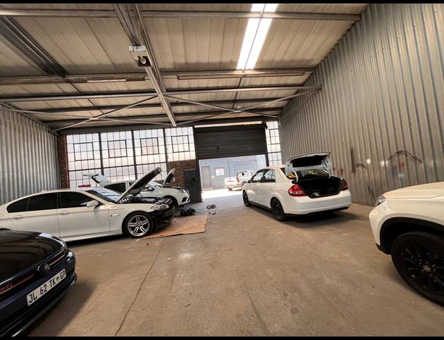 297M² WAREHOUSE TO LET IN ISANDO